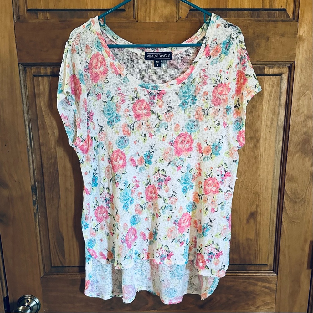Almost Famous White Floral Short Sleeve peasant shirt top size large